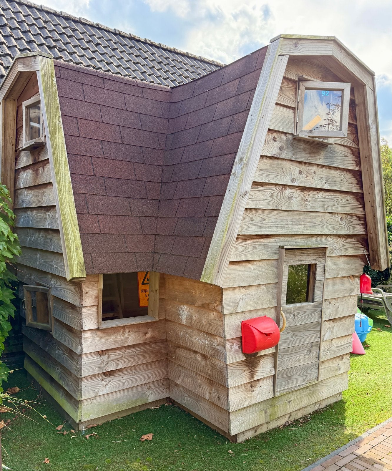 Groot speelhuisje met glijbaan en toebehoren, Ophalen of Verzenden, Gebruikt, Hout
