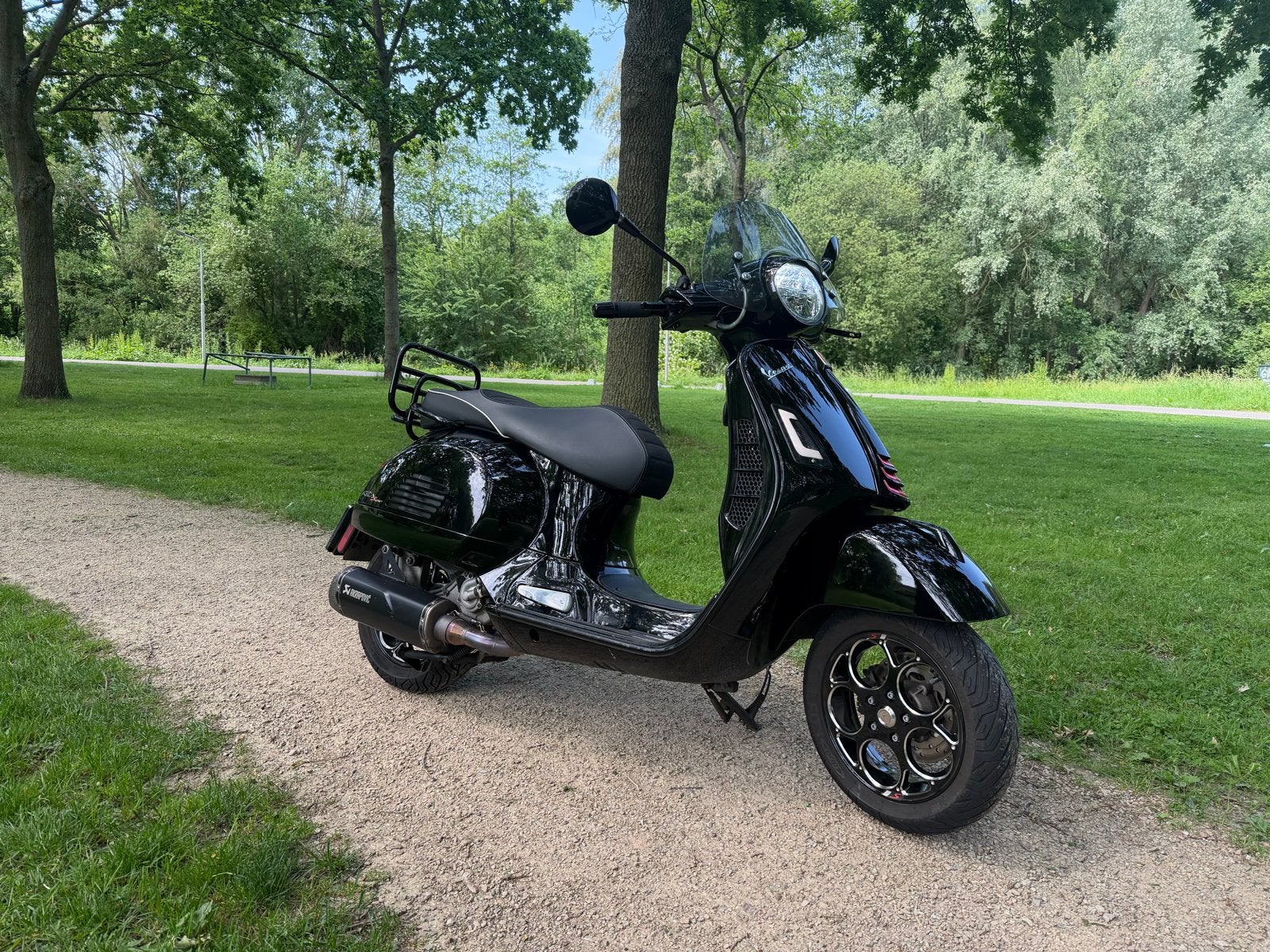 Piaggio Vespa GTS HPE 300, net beurt gehad +alarm, Motoren, Motoren | Piaggio, Particulier, Scooter, Minimaal motorrijbewijs A2