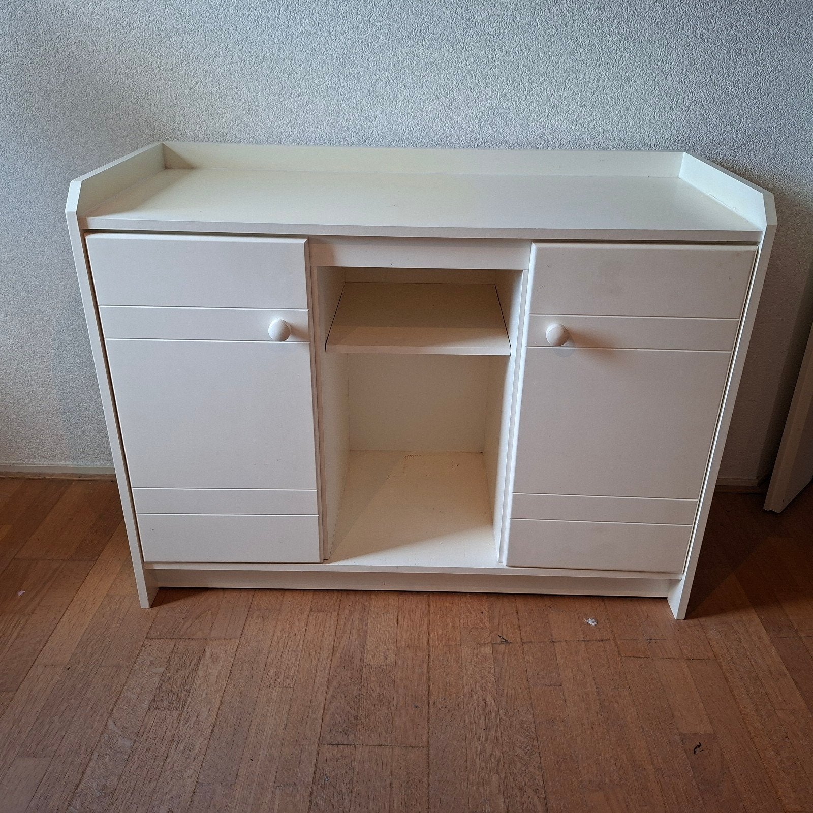 Witte Commode met Opstaande Rand en Opbergruimte, Kinderen en Baby's, Ophalen, 50 tot 70 cm, 100 cm of meer, Opstaande rand