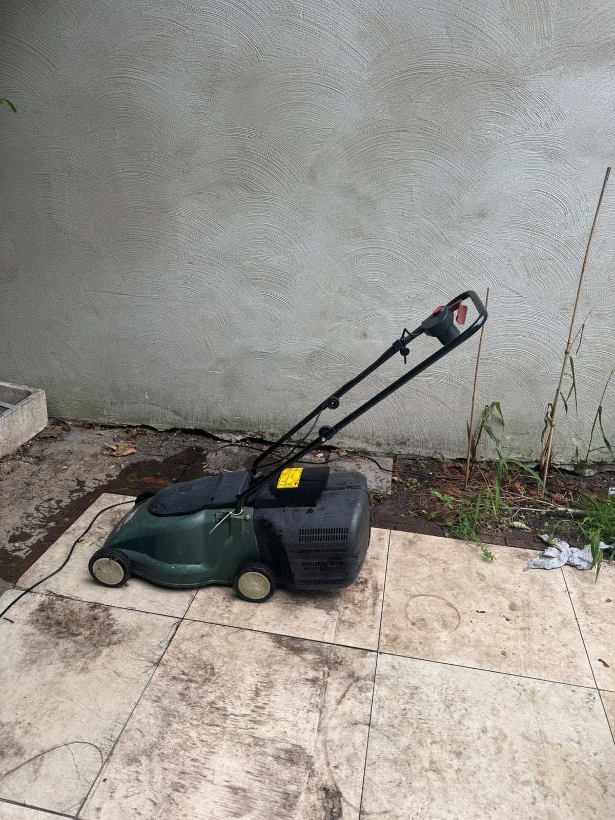 Grasmaaier CR340 34 cm black en delker, Cirkelmaaier, Gebruikt, Elektrische grasmaaier, Ophalen of Verzenden