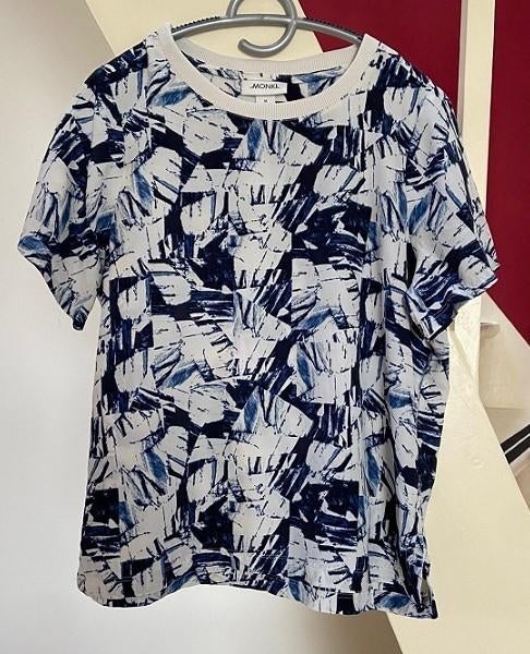 Monki - luchtig top, Kleding | Dames, Tops, Zo goed als nieuw, Maat 38/40 (M), Wit, Korte mouw, Ophalen of Verzenden