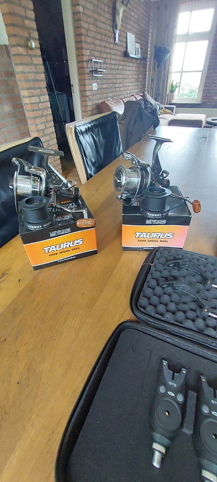 Karpermolens met baitrunner - Mivardi Taurus 6000, Watersport en Boten, Ophalen
