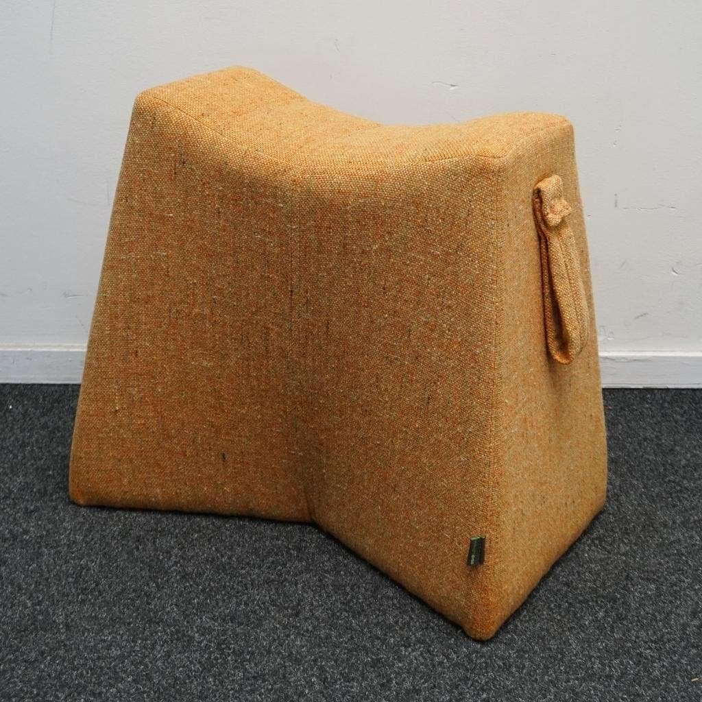 Naughtone Pinch Stool | Poef | Hocker | Okergeel