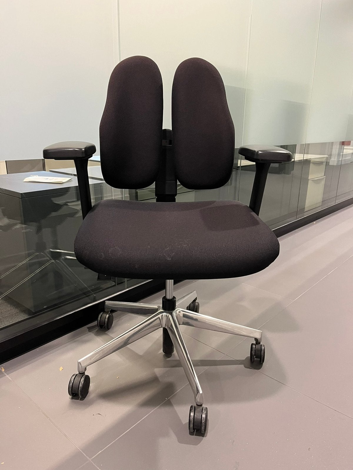 Nowy Styl Bureaustoel Xilium Duo Back izgst., Ophalen, Geen, Zwart, Zo goed als nieuw