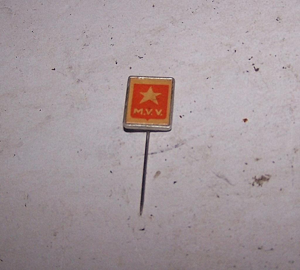 Vintage pin voetbalclub M.V.V. Izgs. Zeldzaam., Sport en Fitness, Maat XS of kleiner, Ophalen of Verzenden, Zo goed als nieuw