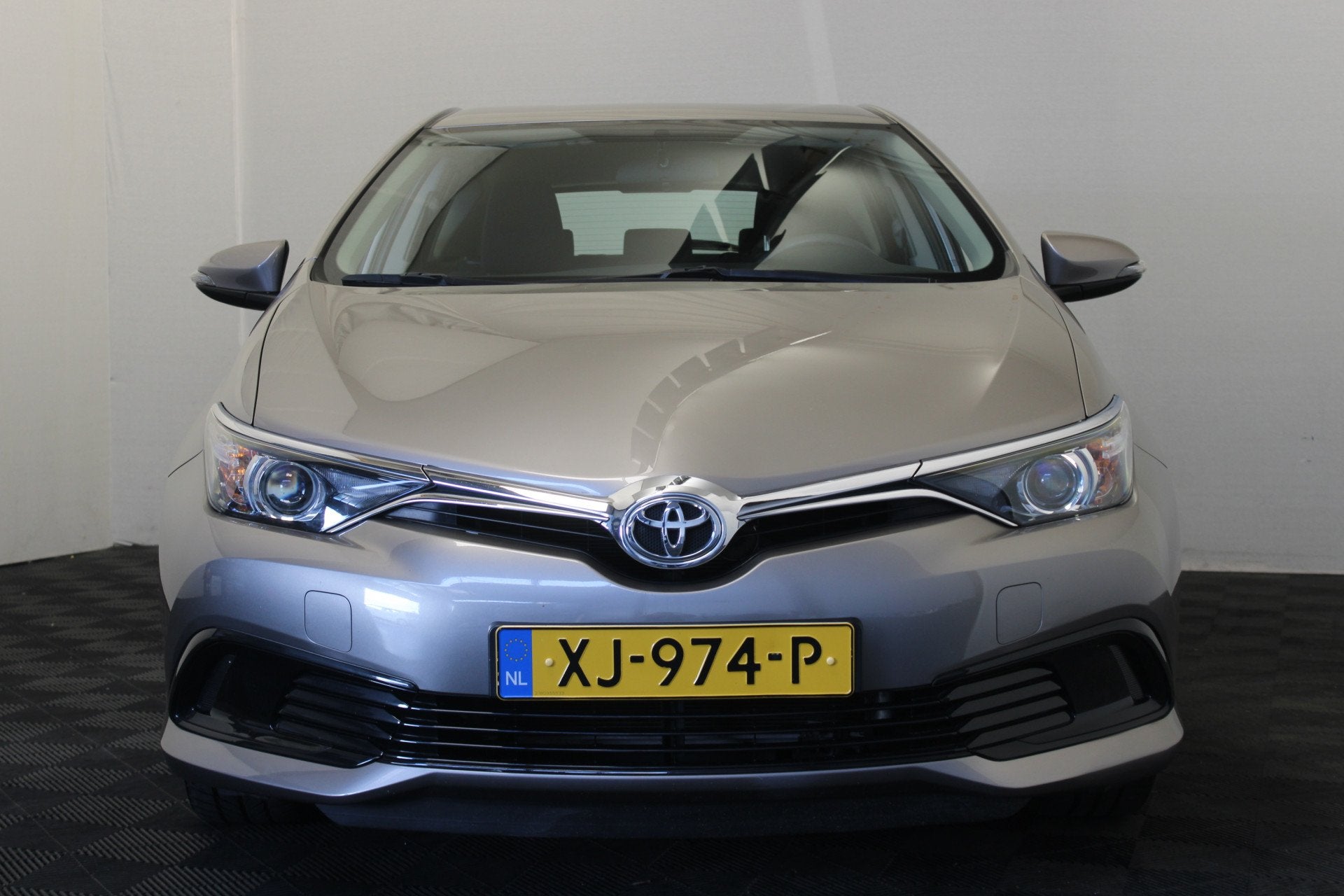 Toyota Auris 1.3 Aspiration (bj 2015), Auto's, Voorwielaandrijving, 4 cilinders, Bruin, 49 €/maand