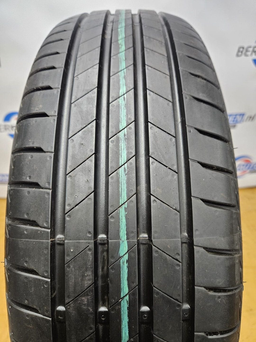 2x Bridgestone Turanza T005 (DEMO) 185/65 R15 88H 185/65/15, Auto-onderdelen, Banden en Velgen, Gebruikt, 15 inch, -, -