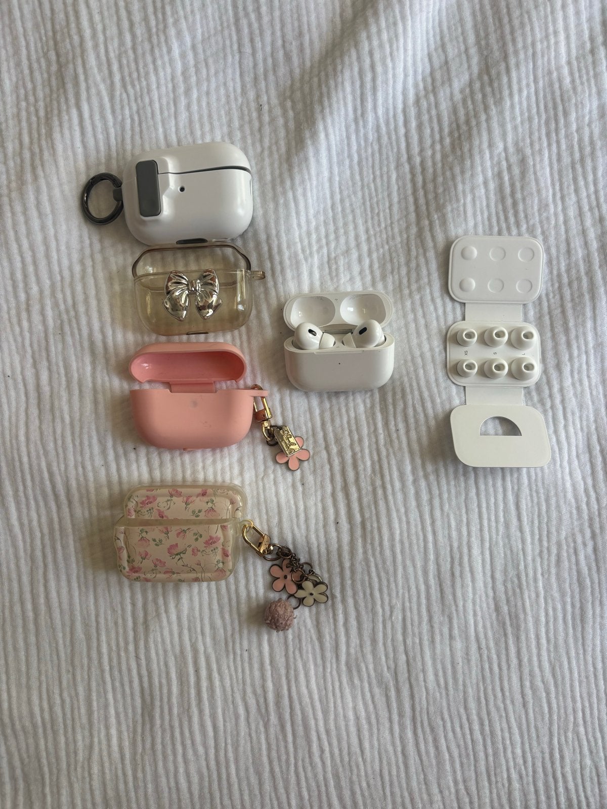 AirPods Pro 2019 met doos, factuur en 4 hoesjes, In-ear, Gebruikt, Bluetooth, Ophalen of Verzenden