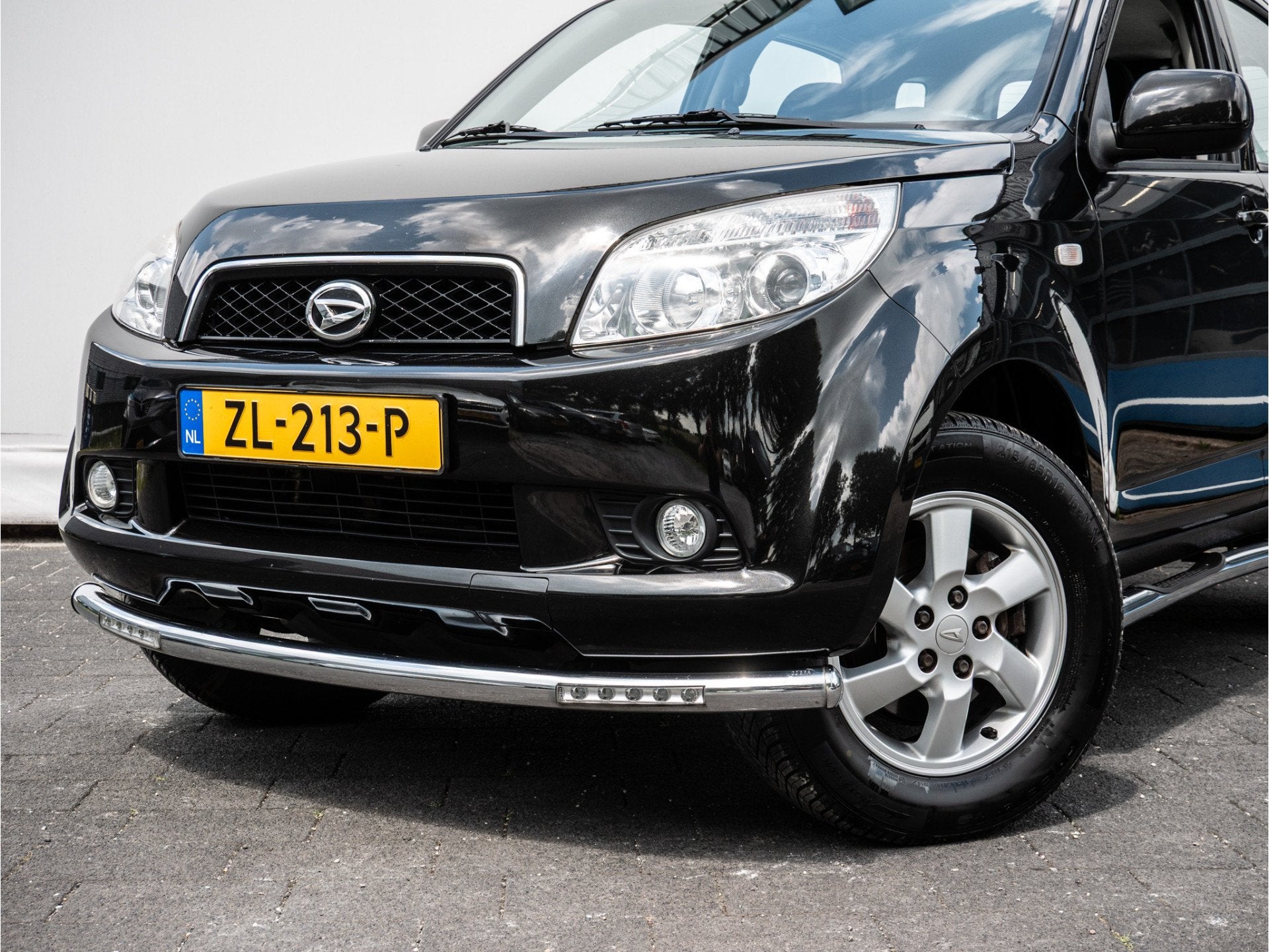 Daihatsu Terios 1.5-16v 2WD Trekhaak/ Airco/ 4x elektr. rame, 13 km/l, 1350 kg, Gebruikt, Zwart