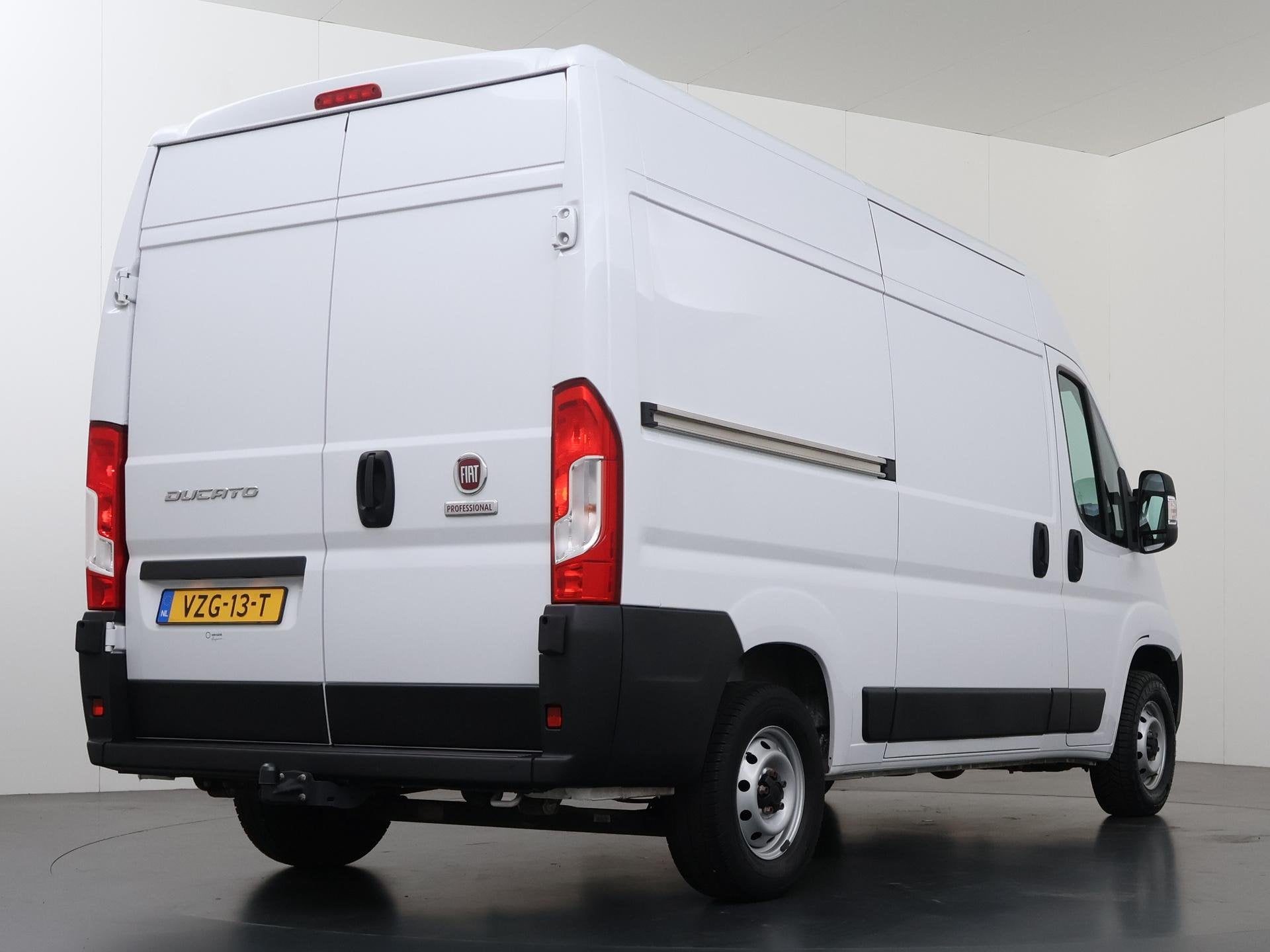 Fiat Ducato 30 2.2 MultiJet L2 H2 | TREKHAAK | CLIMATE CONTR, Voorwielaandrijving, Stof, Gebruikt, 4 cilinders