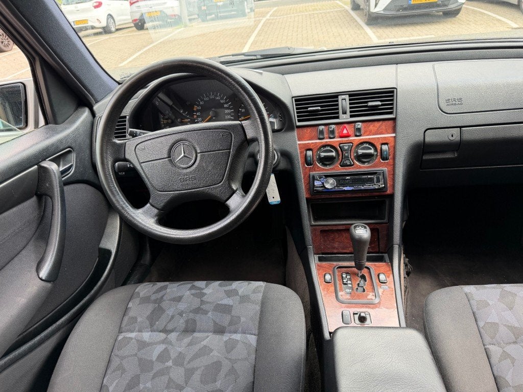 Mercedes-benz C-KLASSE 180 Classic Select AUT AIRCO LMV NAP, Achterwielaandrijving, Gebruikt, 4 cilinders, 1799 cc