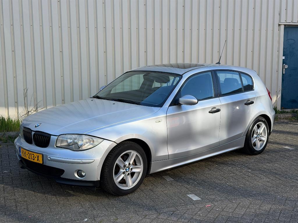 BMW 118i - AUT - Schuifdak - Leder - Climate, Auto's, Achterwielaandrijving, 1995 cc, Zwart, 4 cilinders
