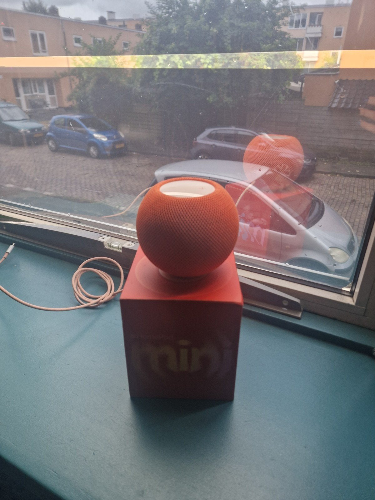 Apple HomePod mini - Oranje ZGAN! PLUS Apple stroomAdapter