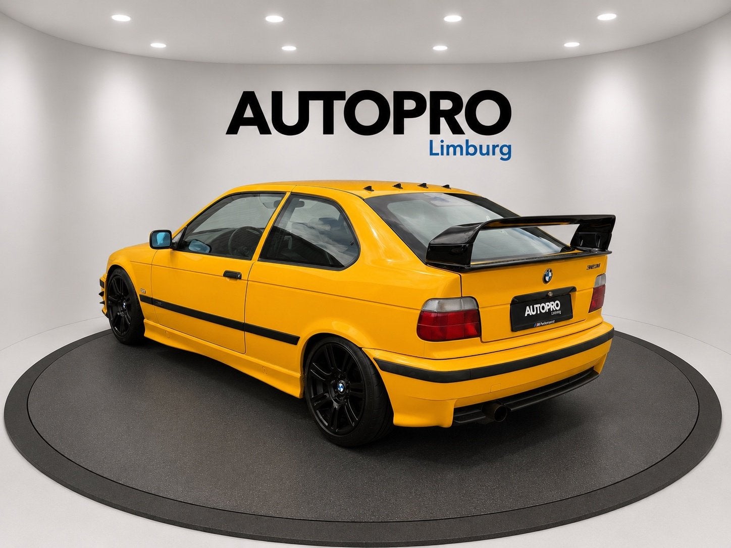 BMW 3-serie Compact 323ti Circuit auto|Rolkooi, Auto's, Gebruikt, Zwart, 2494 cc, Bedrijf