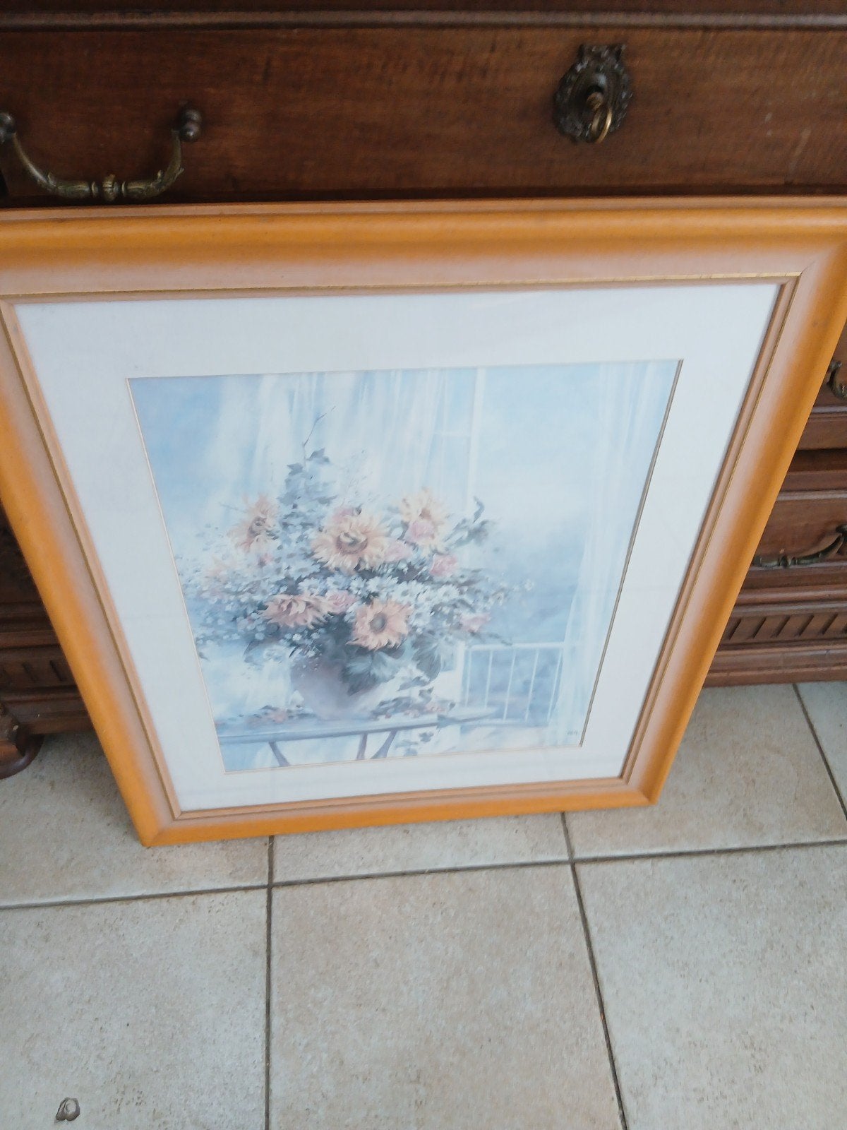 Ingelijste aquarel: Zonnebloemen en rozen in vaas, Antiek en Kunst, Ophalen of Verzenden, Realistisch, Bijzondere lijst, Aquarel