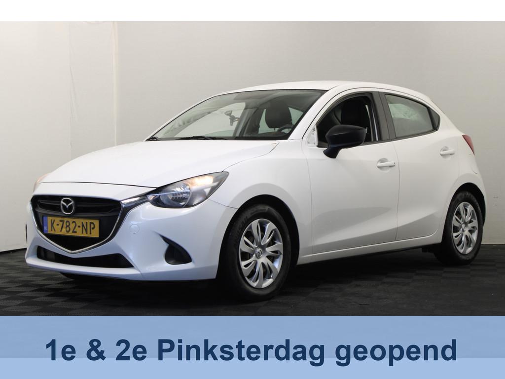 Mazda 2 1.5 Skyactiv-G S (bj 2015), Stof, 4 cilinders, Wit, Bedrijf