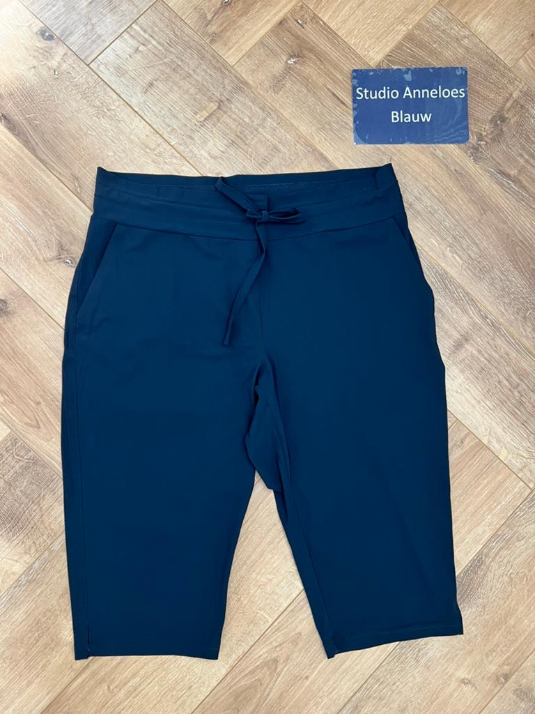 Studio anneloes upstairs capri broek L donkerblauw, Kort, Blauw, Maat 42/44 (L), Ophalen of Verzenden