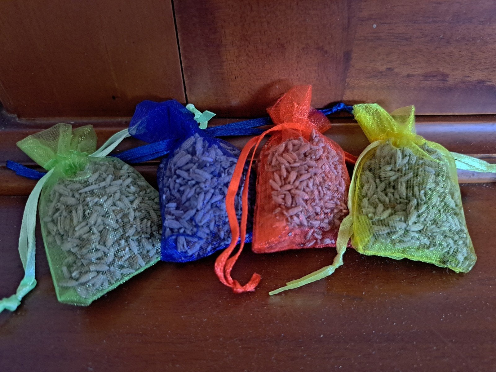 Lavendelzakjes in 4 kleuren. Geurzakjes met  verse lavendel., Ophalen of Verzenden, Nieuw, Meerkleurig, Natuurlijk materiaal