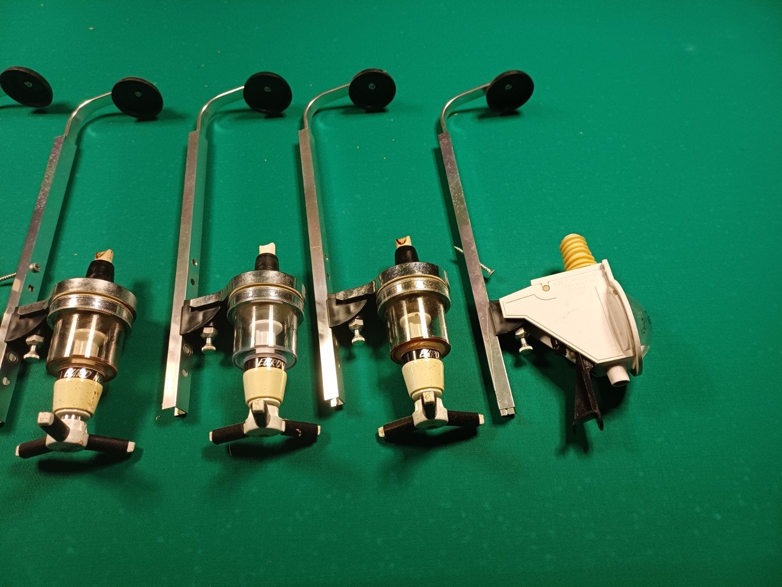 6 bar flessen hangers, Ophalen, Gebruikt