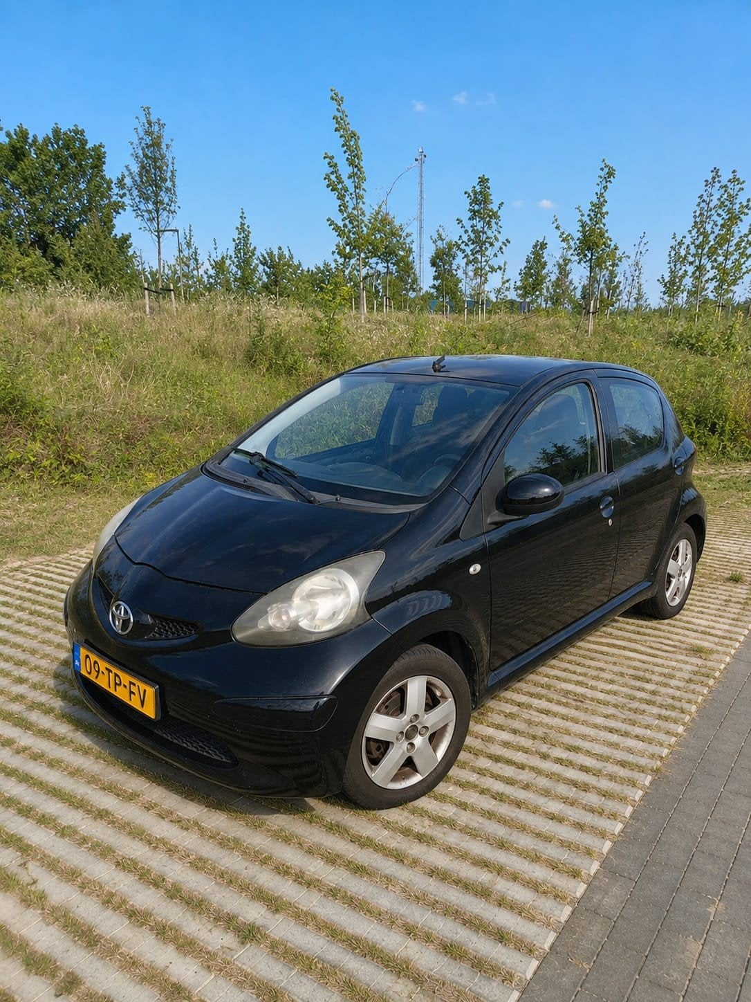 Toyota Aygo 1.0 | 2006 | Zwart | Airco, Stof, Zwart, 4 stoelen, Origineel Nederlands