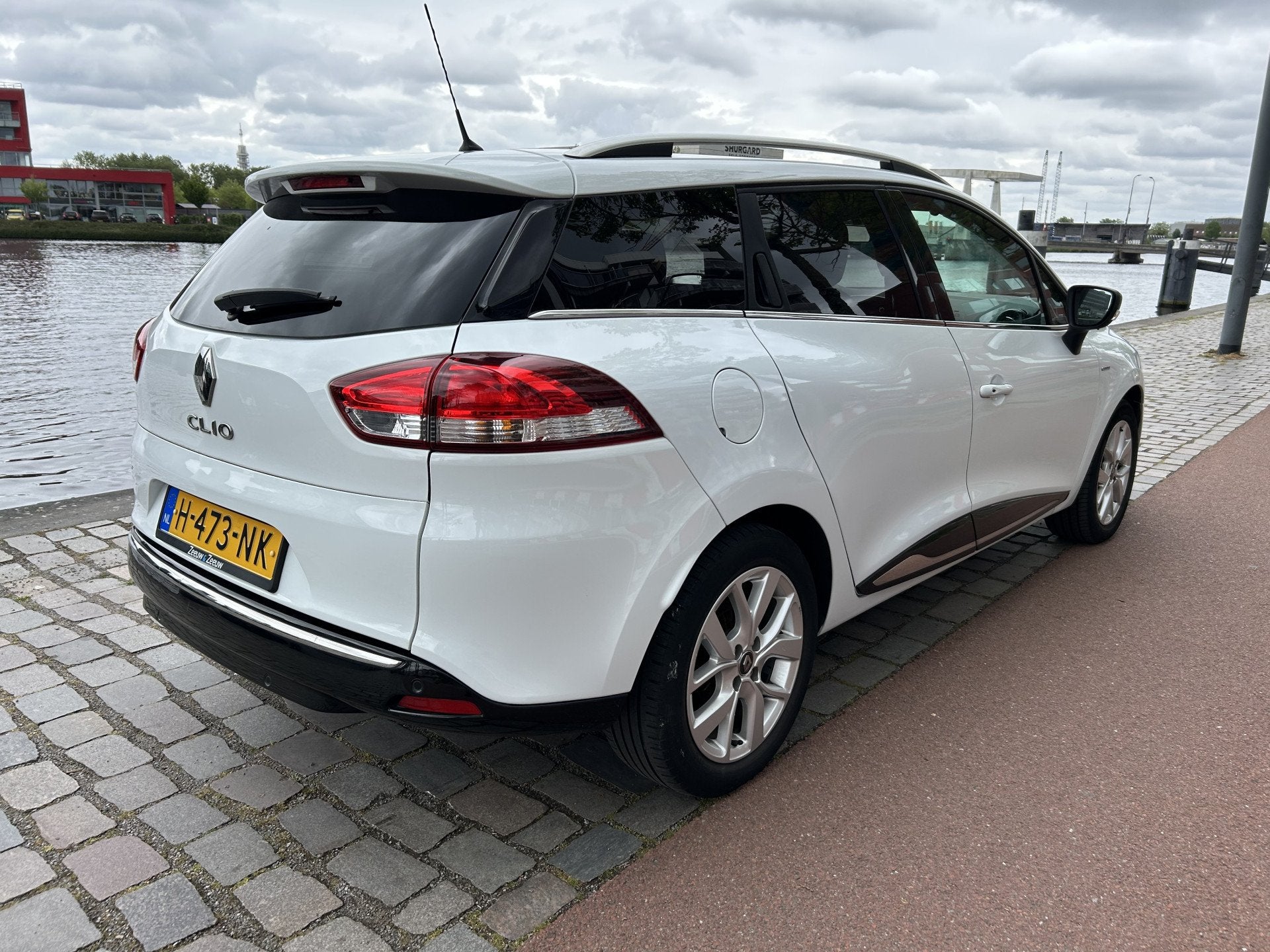Renault Clio Estate 0.9 TCe Limited navigatie airco/ecc keur, Auto's, Renault, Voorwielaandrijving, 898 cc, Stof, Gebruikt