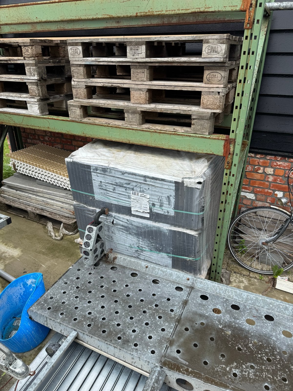 Pallet Monier De Nieuwe Hollander-V dakpannen, zwart mat, Doe-het-zelf en Verbouw, Dakpannen en Dakbedekking, Ophalen, Steen of Klei