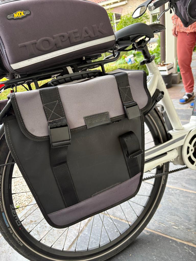 Basil fietstas - enkele fietstas voor bagagedrager, Fietsen en Brommers, Fietsaccessoires | Fietstassen, Ophalen of Verzenden
