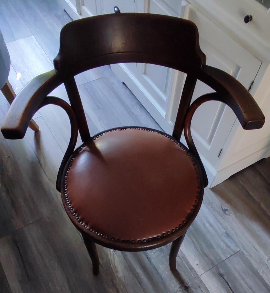 Elegante Thonet stijl café stoel met armleuningen, Ophalen