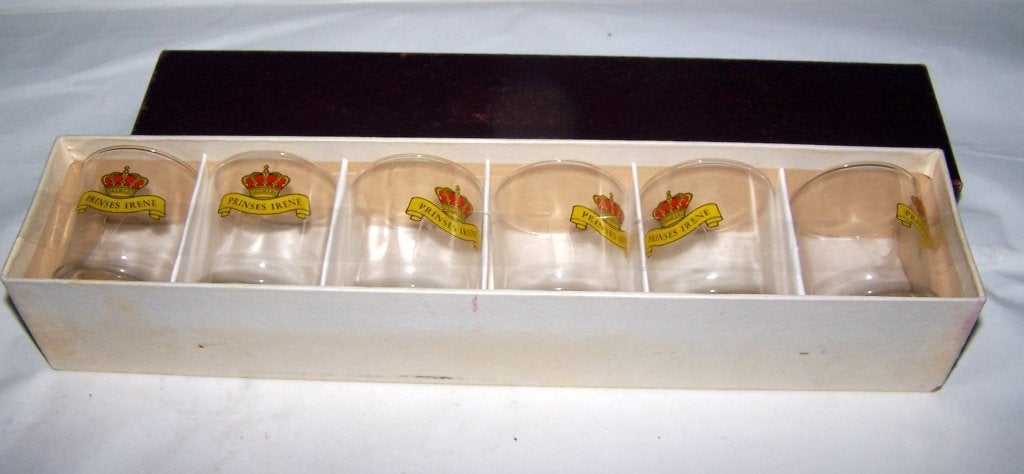 Set van 6 vintage Prinses Irene borrelglaasjes in doos. Nw., Ophalen of Verzenden, Nieuw, Borrel- of Shotglas