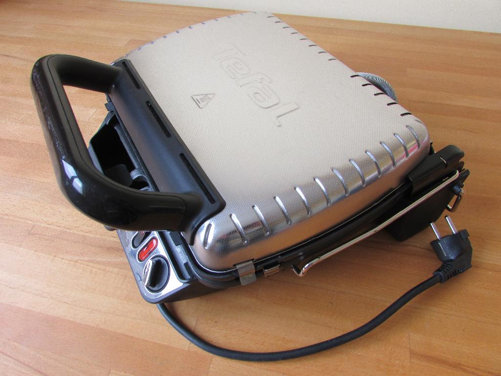 COMPACTE TEFAL GRILL, Witgoed en Apparatuur, Contactgrills, Ophalen of Verzenden, Uitneembare platen, Gebruikt