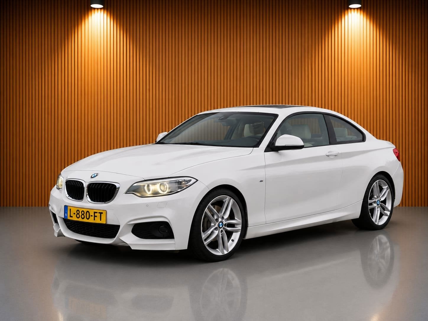 BMW 2-serie Coupé 220i M Sport Parelmoer wit, Nieuwstaat!, Auto's, Automaat, 1345 kg, Achterwielaandrijving, Gebruikt