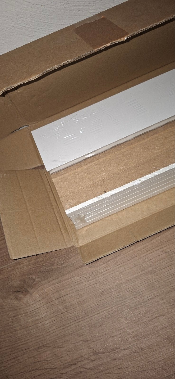 Hoge witte folie plinten 15 cm hoog nieuw in verpakking., Ophalen, Nieuw, Mdf, 200 tot 250 cm