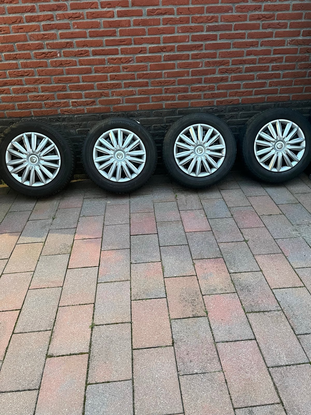 Winterbanden 205/60 R16 met siervelgen voor Renault Captur, Gebruikt, 16 inch, Banden en Velgen, 205 mm