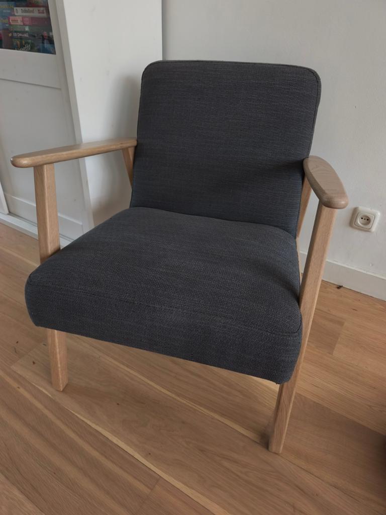 Ekenaset fauteuil Ikea - Donkergrijs met houten frame, Modern, Scandinavisch, 75 tot 100 cm, Ophalen of Verzenden, Zo goed als nieuw