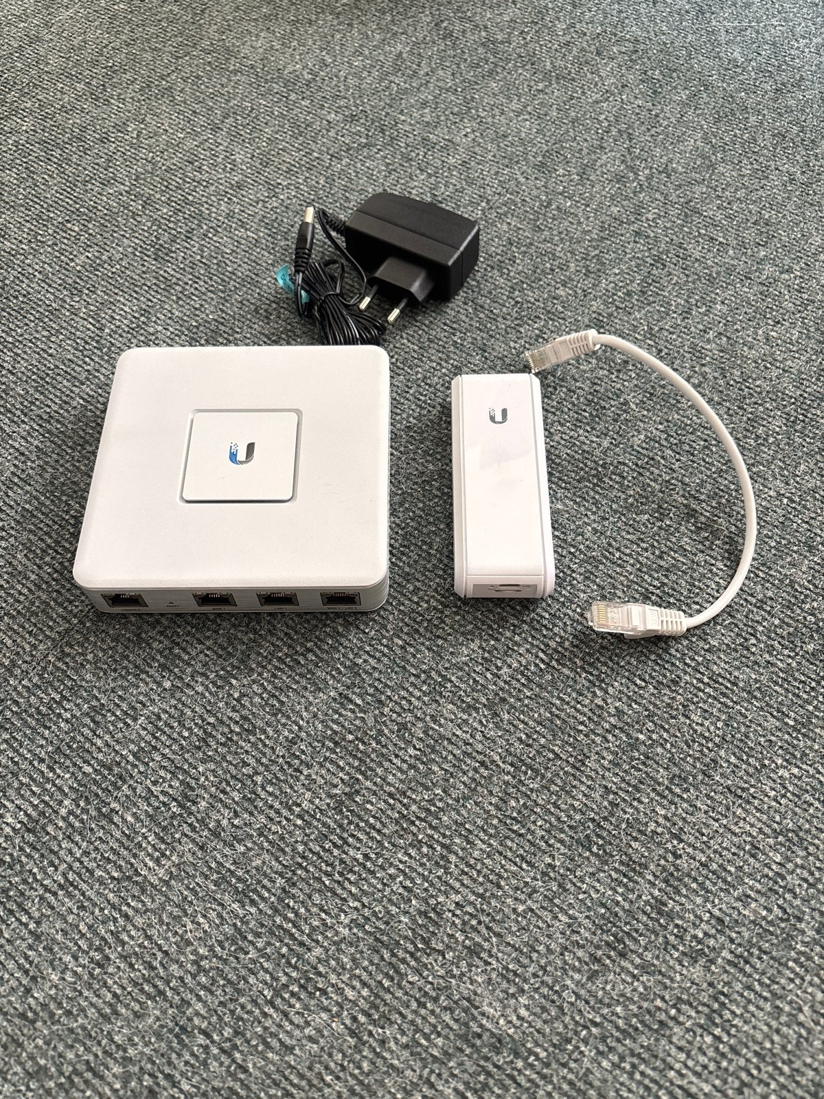 Ubiquiti UniFi USG Router met UCK, Ophalen of Verzenden, Zo goed als nieuw, Router