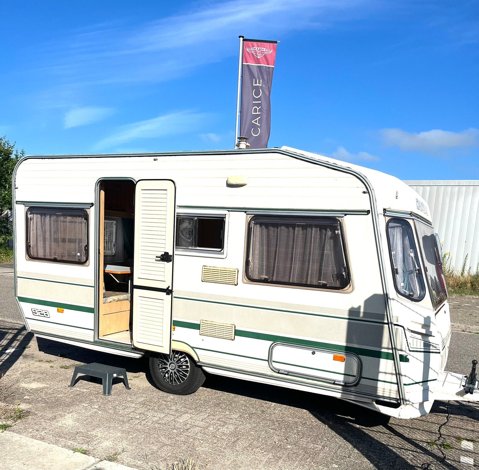 Caravan Chateau 430 bouwjaar 1994 fietsendrager, Chateau, Treinzit, Particulier, 4 tot 5 meter