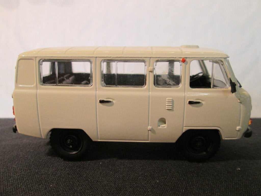 russiche personen busje, Ophalen of Verzenden, Zo goed als nieuw, Auto, Overige merken