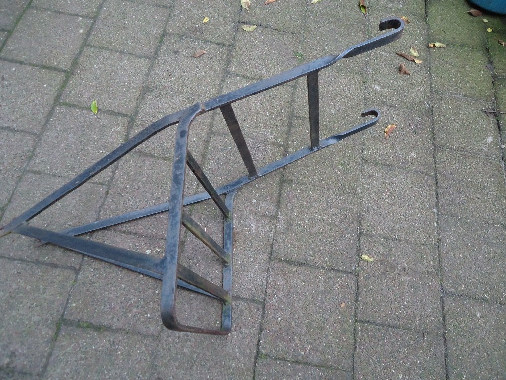vintage ijzeren transport rek voor aan een fiets, Ophalen