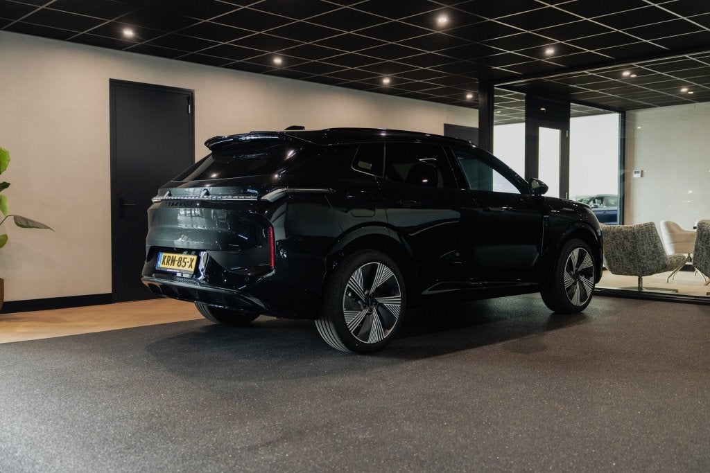Lynk & Co 08 1.5 More | Massage | H&K | Pano | 360 Cam |, 12 maanden, 0 cilinders, Gebruikt, Zwart