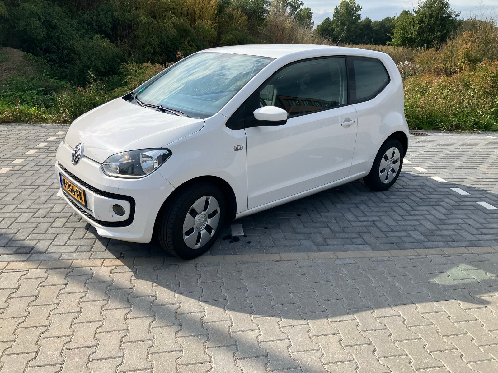 Volkswagen up! 1.0 50KW Ecofuel 2013 Wit, Auto's, Voorwielaandrijving, Up!, 4 stoelen, Overige brandstoffen