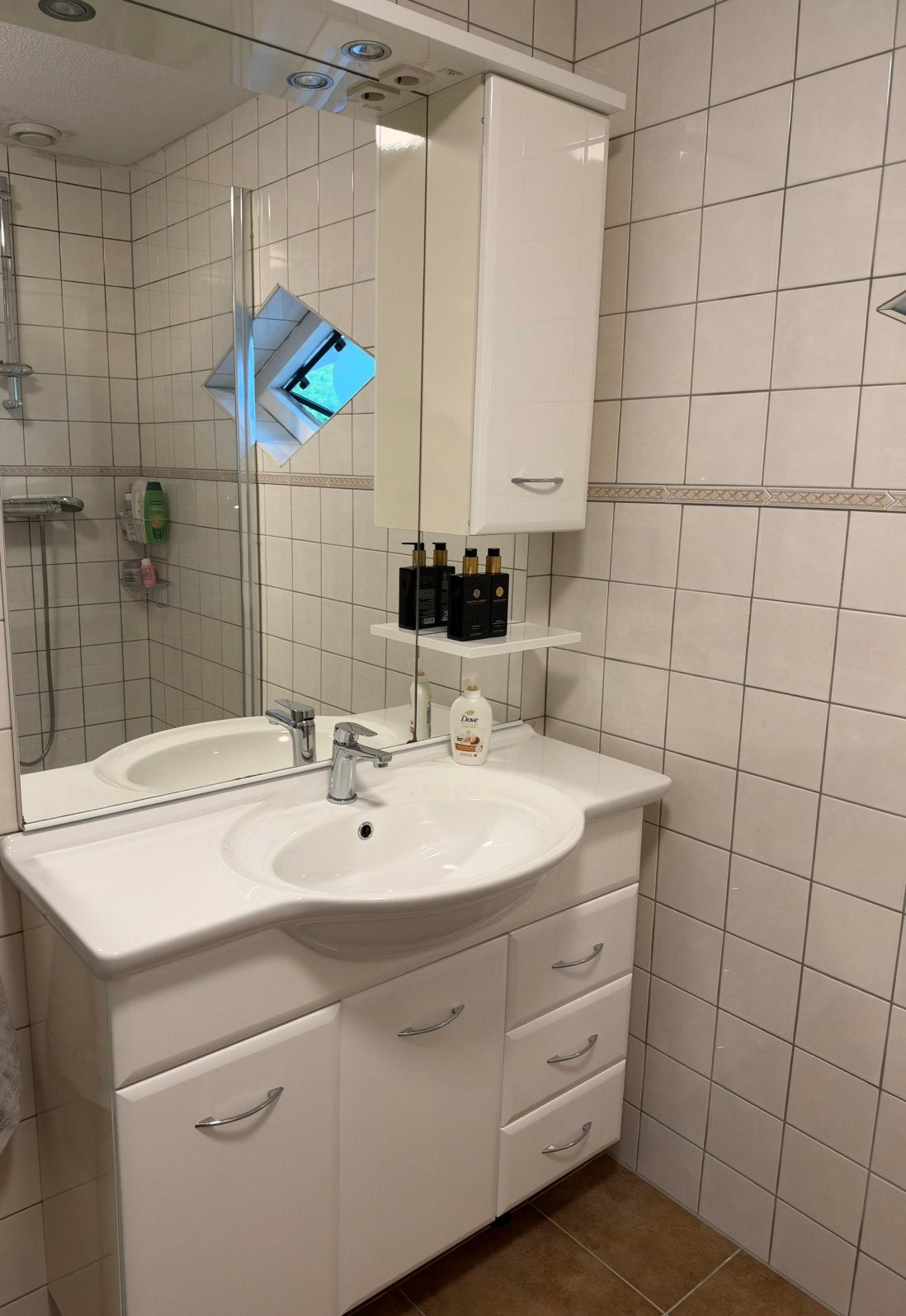Badkamer meubel hoogglans wit, Huis en Inrichting, Ophalen, (Half)hoge kast, 50 tot 100 cm, Zo goed als nieuw