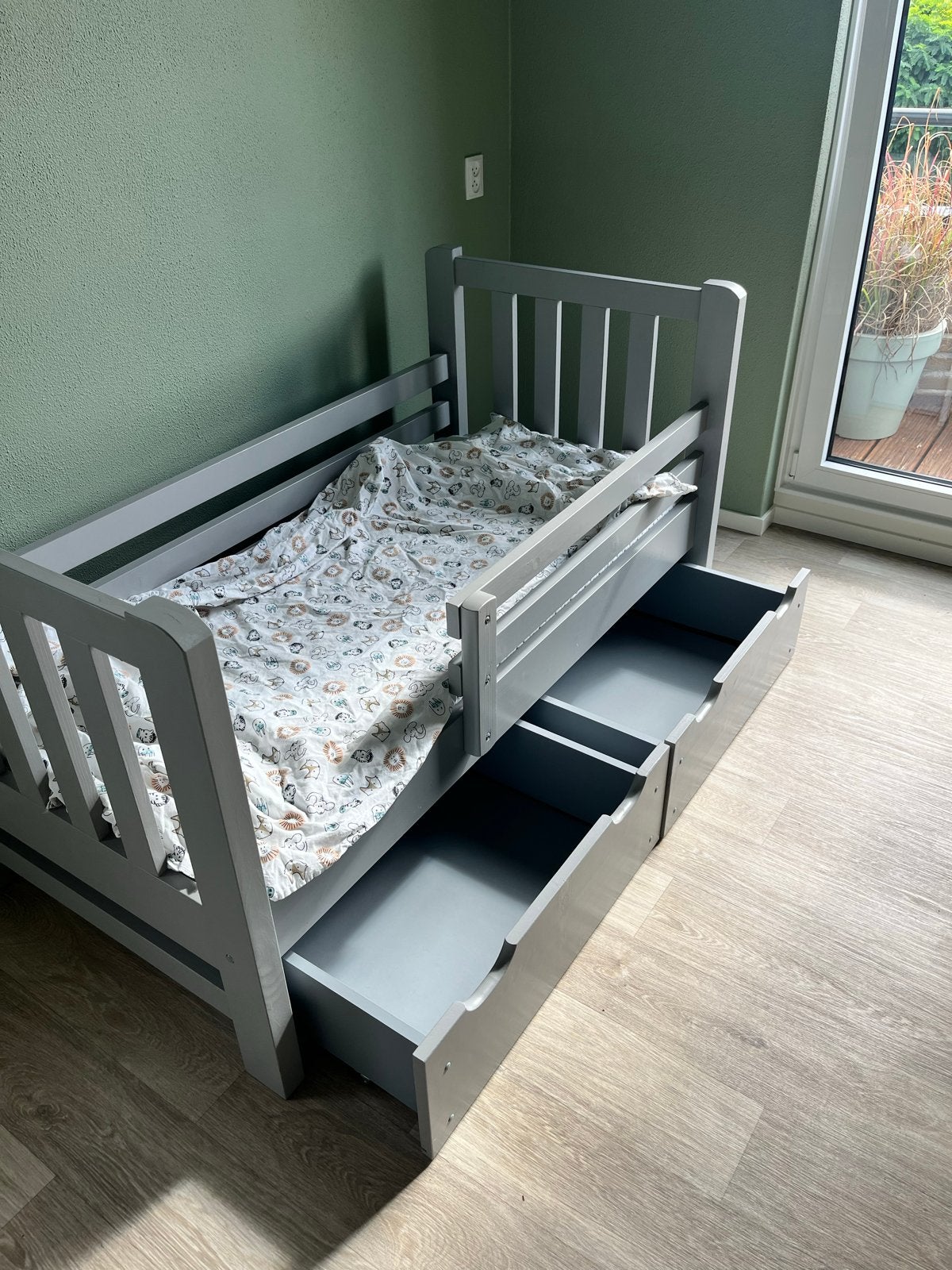 Massief houten peuterbed 70x150 met lades en toebehoren, Ophalen, 70 tot 85 cm, 140 tot 160 cm, Zo goed als nieuw