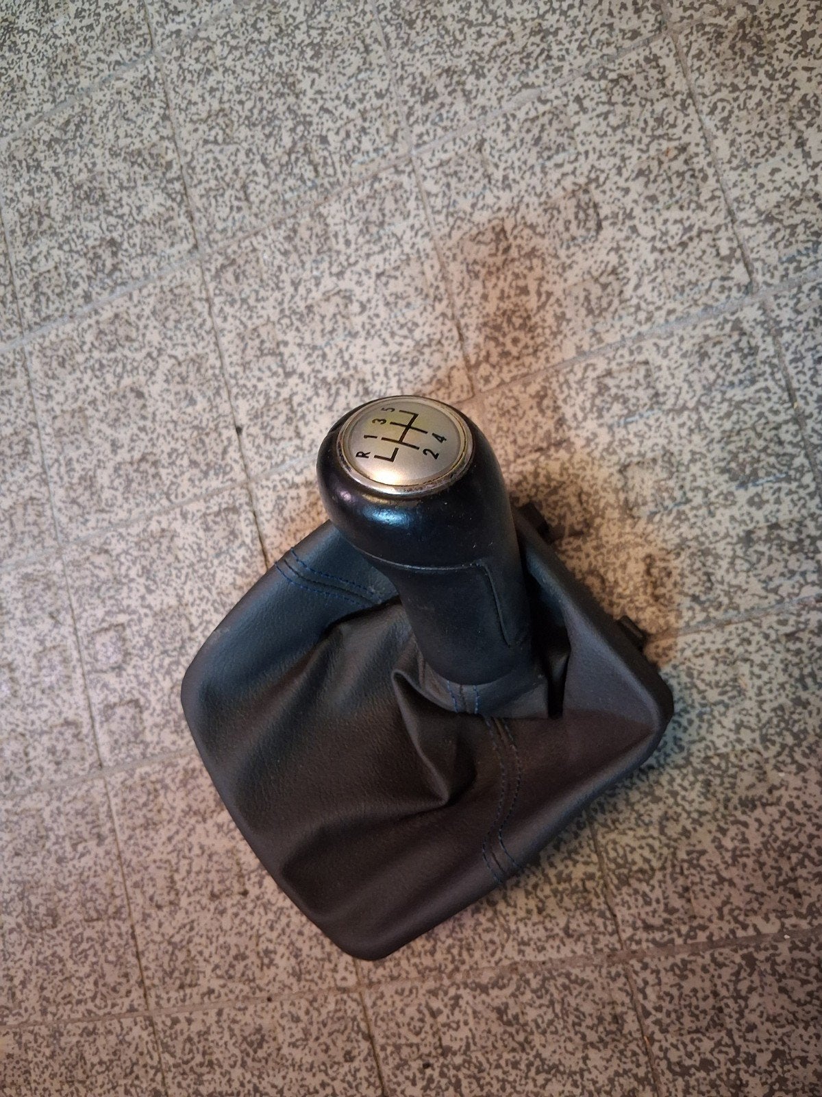 Originele lederen pookhoes voor een vw polo 9N1 /9N2, Auto-onderdelen, Interieur en Bekleding, Ophalen of Verzenden, Gebruikt