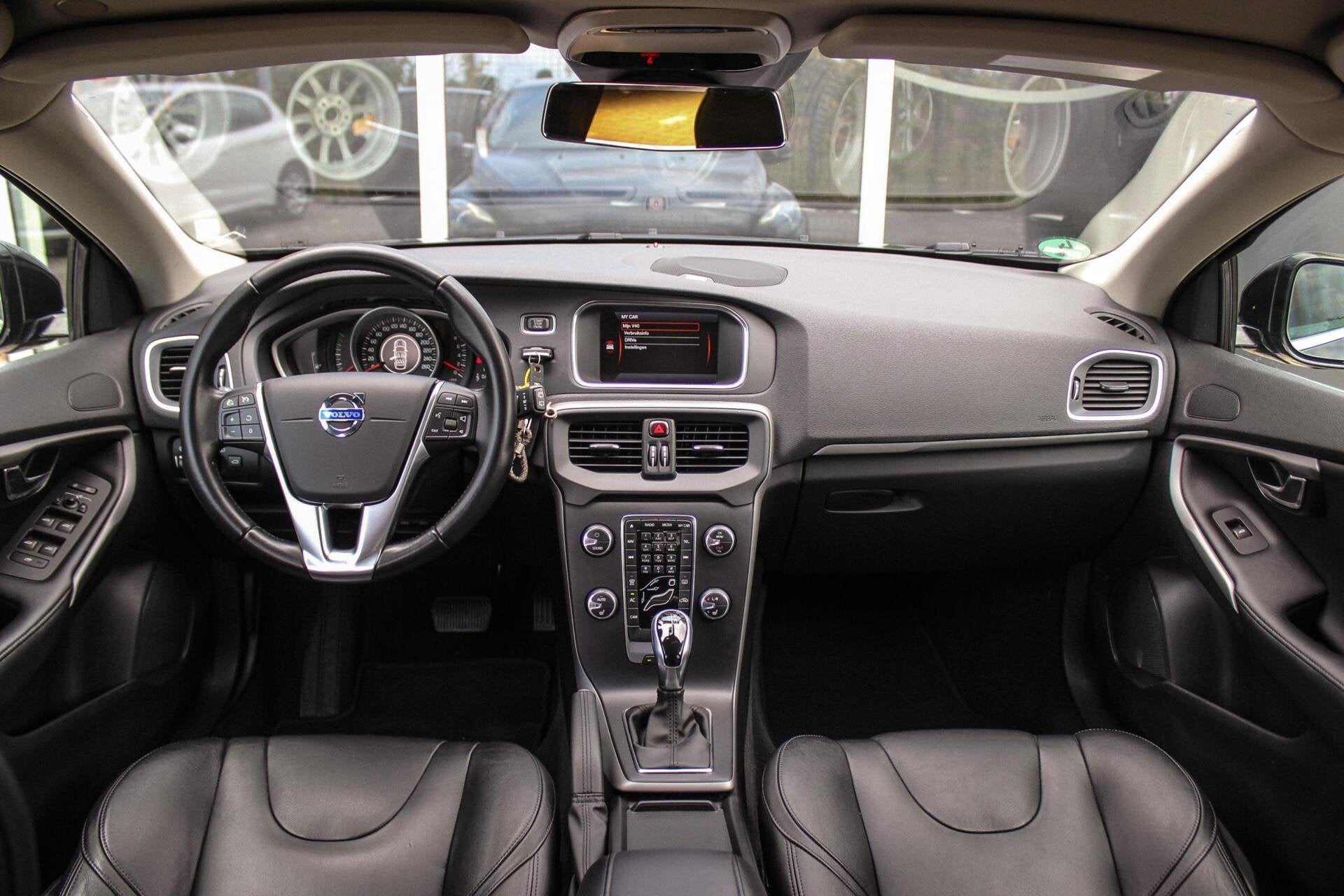 Volvo V40