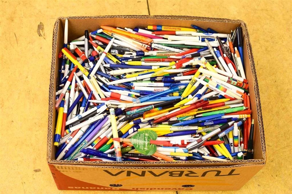 Bananendoos met pennen 49476, Ophalen of Verzenden, Gebruikt, Vulpen, Overige merken