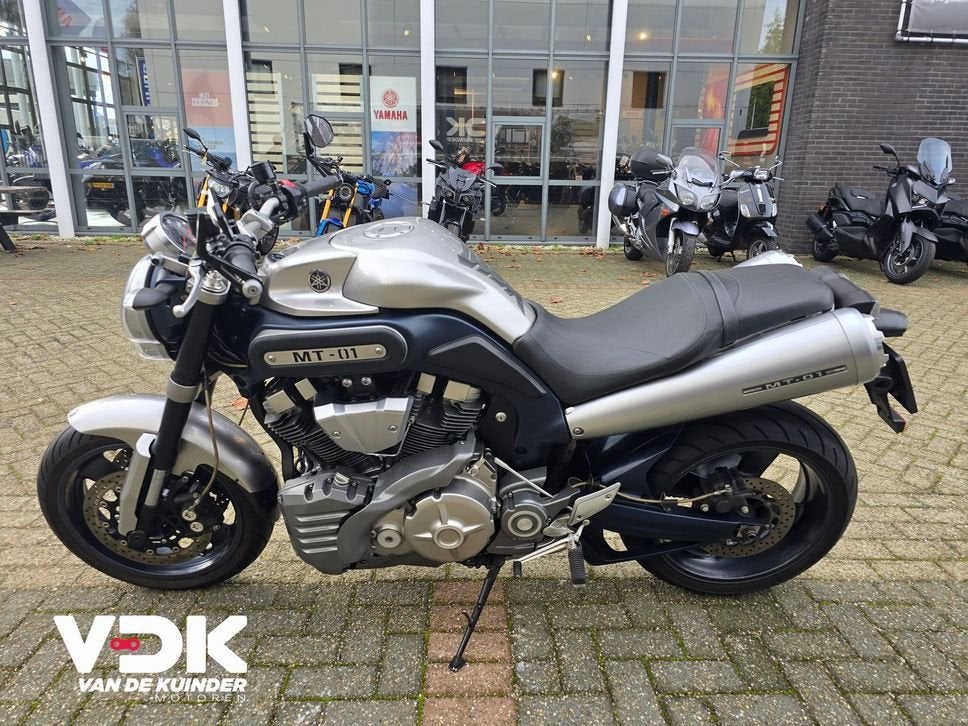 YAMAHA MT 01 (bj 2005), 2 cilinders, 1670 cc, Motorrijbewijs A, Bedrijf