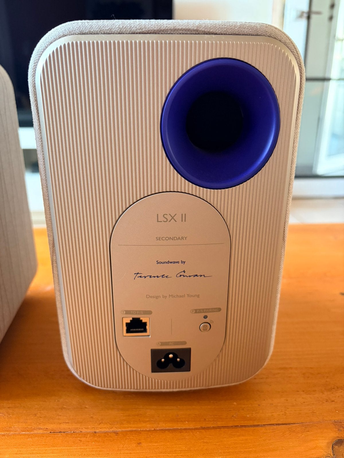 Foto 6 van KEF LSX II Soundwave beige. Nieuwstaat