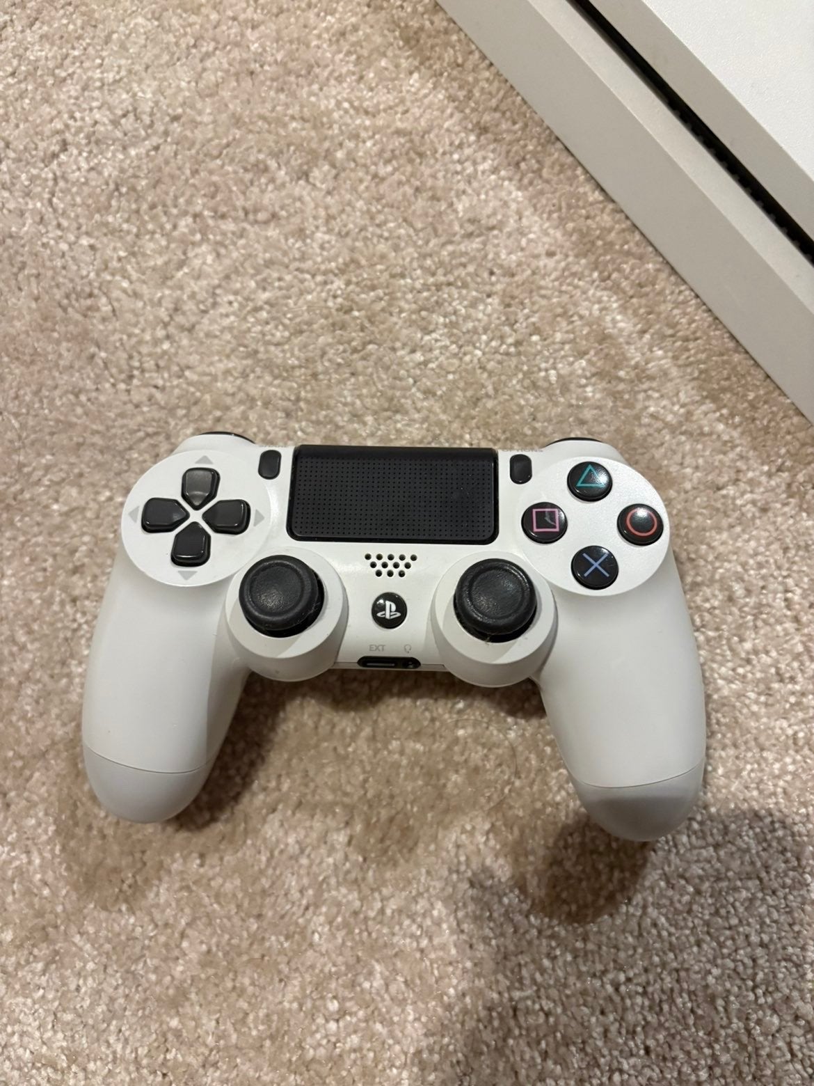 Witte PlayStation 4 Slim met 2 controllers, Spelcomputers en Games, Spelcomputers | Sony PlayStation 4, Met 2 controllers, Ophalen of Verzenden