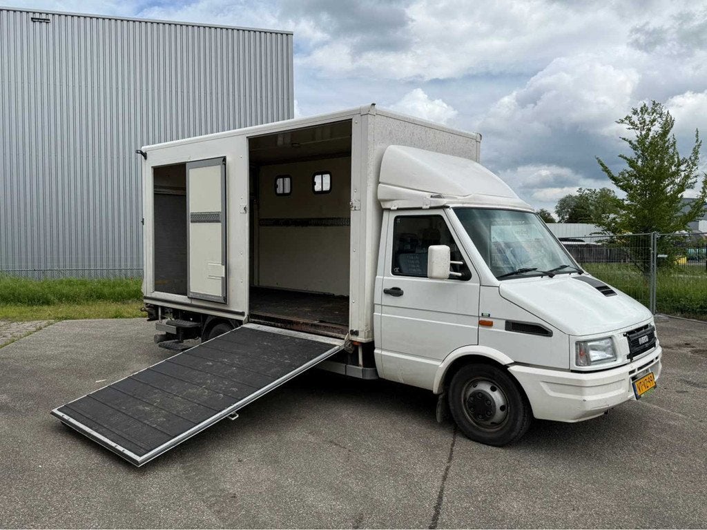 Iveco - Daily - 35.10 td Paardenwagen - Paardenvervoer, Dieren en Toebehoren, Paarden en Pony's | Trailers en Aanhangwagens, Gebruikt