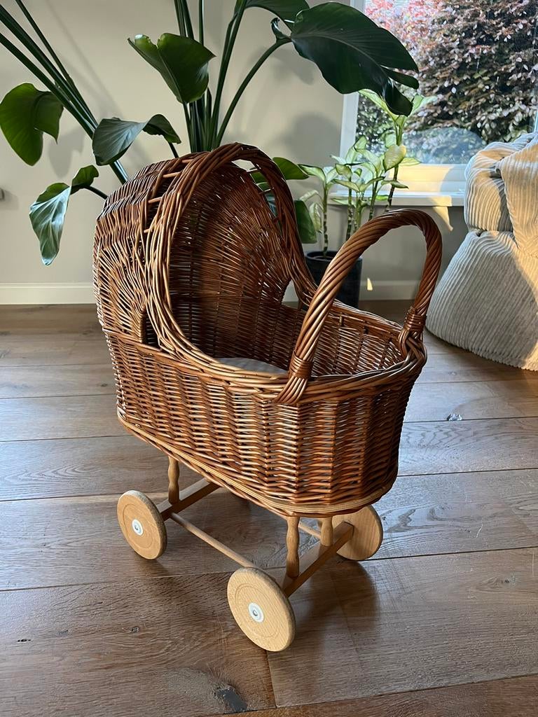 Poppenwagen rotan, Ophalen of Verzenden, Zo goed als nieuw, Babypop